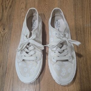 NOBO Women's Daisy Sneakers- Cream-Size 9